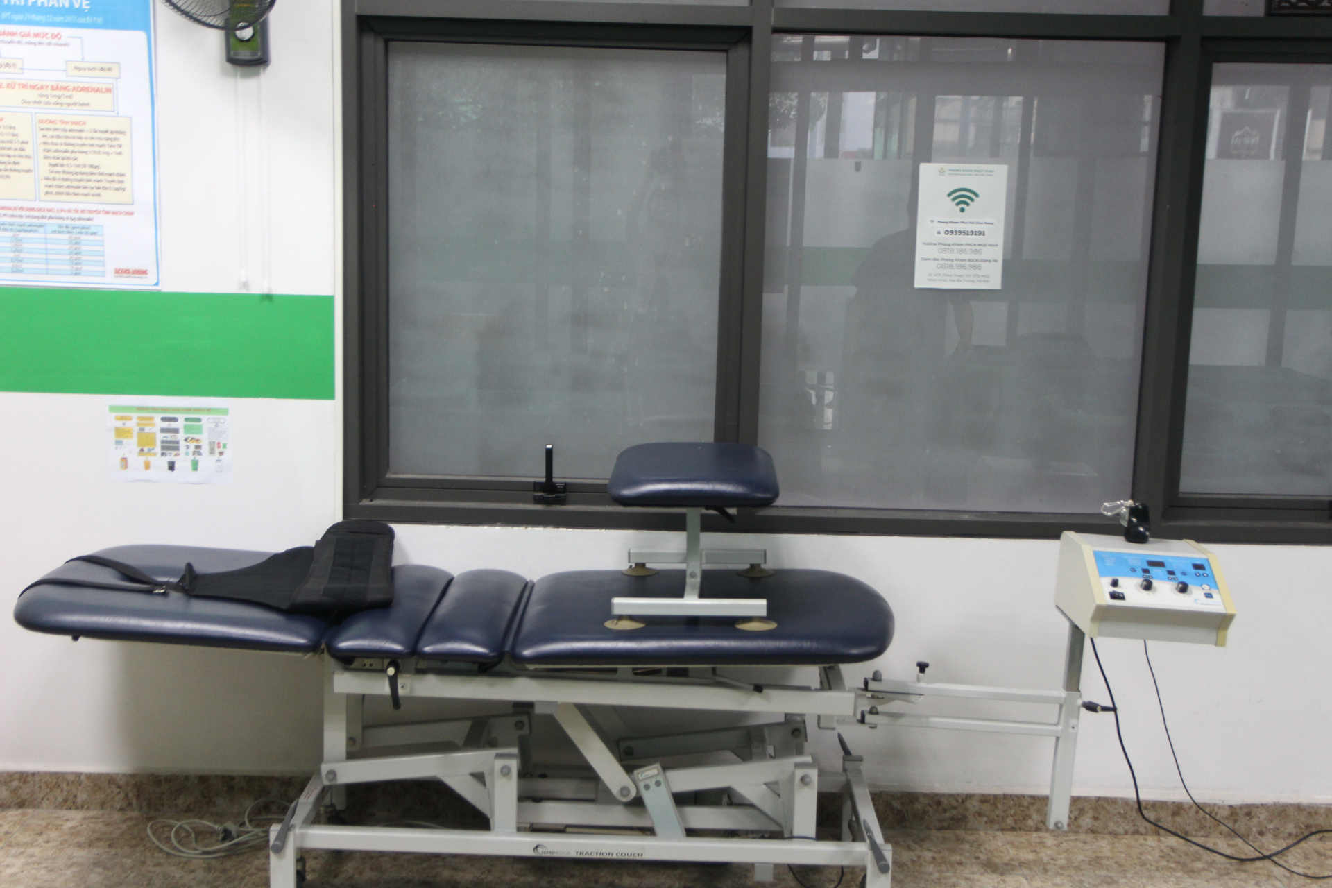 Máy kéo giãn cột sống